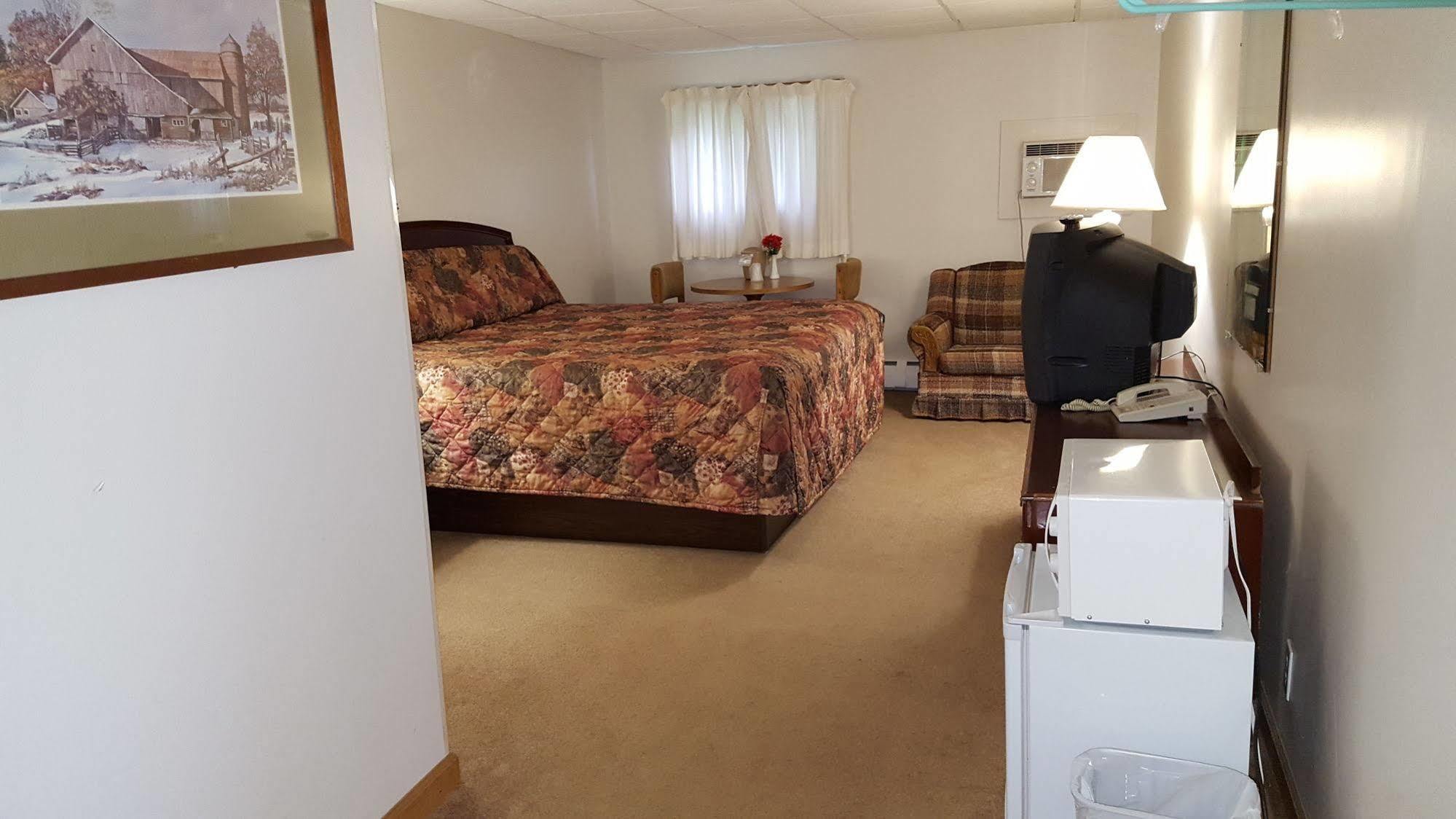 Budget Inn Wellsville Exterior photo